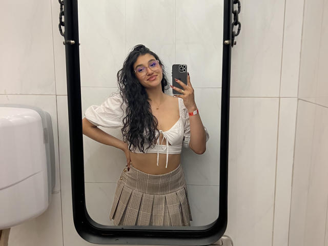 ValentinaCruz69 - Sexe cam en vivo - 28592744