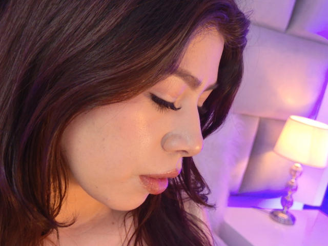 LindaMancini - сексуальная веб-камера в реальном времени - 28603250