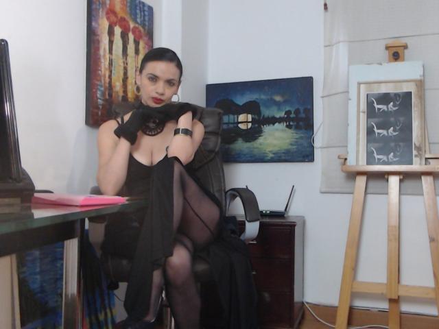 AfroditaRgenis - Live porn &amp; sex cam - 28603451