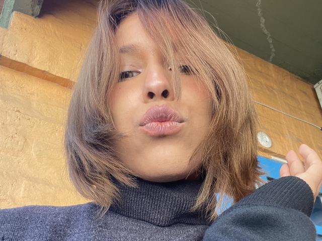 KiaraHernandezX - Live porn &amp; sex cam - 28606811