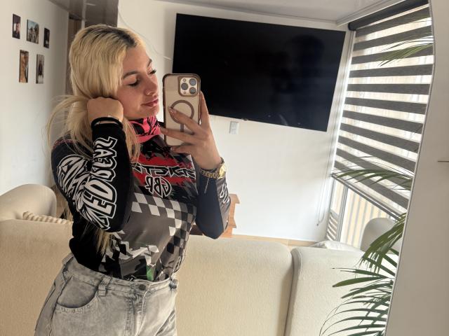 AtheneaRossi - ライブポルノ&amp;セックスカム - 28606967