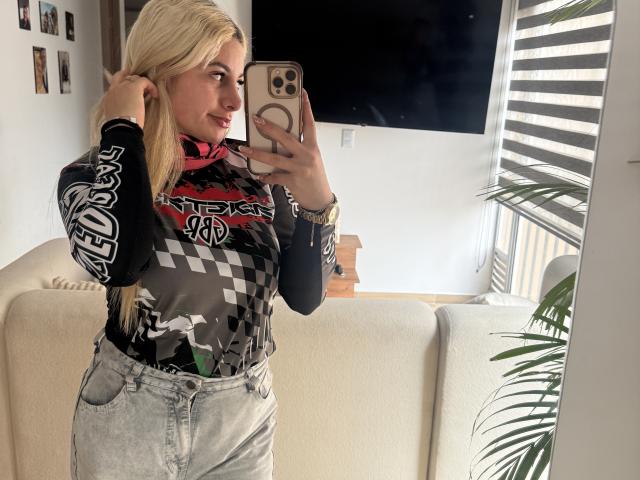 AtheneaRossi - ライブポルノ&amp;セックスカム - 28606973