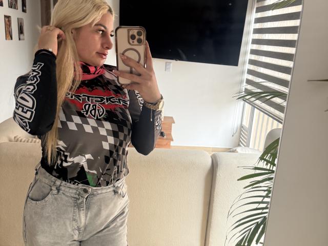 AtheneaRossi - Camera khiêu dâm &amp; quyến rũ trực tiếp - 28606976