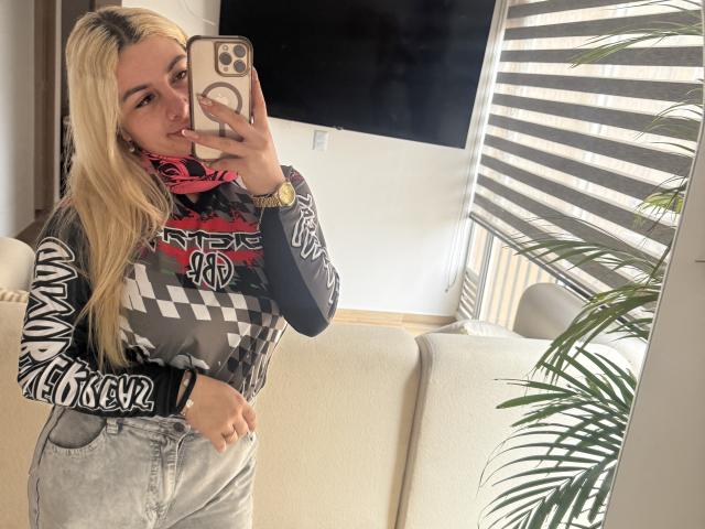 AtheneaRossi - Camera khiêu dâm &amp; quyến rũ trực tiếp - 28606979