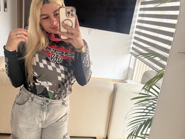 AtheneaRossi - Camera khiêu dâm &amp; quyến rũ trực tiếp - 28606985