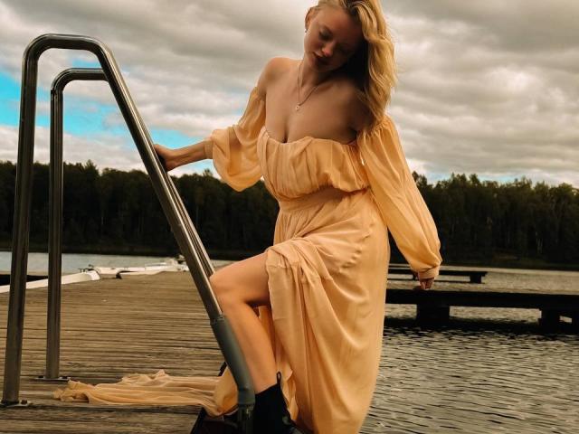 CrystalHope - Élő pornó és szexkamera - 28607411