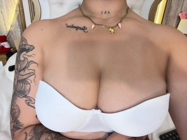 MaeCollins - Live Sex Cam - 28609409