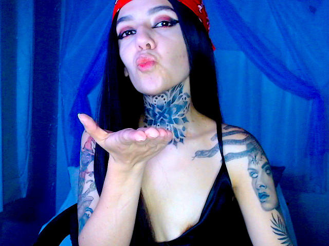 LannieGonzales - Live Sex Cam - 28611866