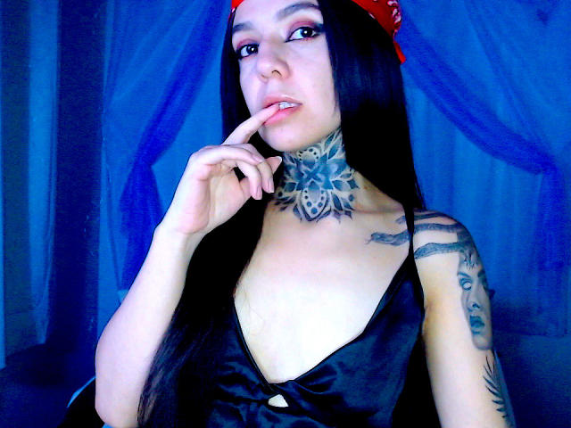 LannieGonzales - Live Sex Cam - 28611875