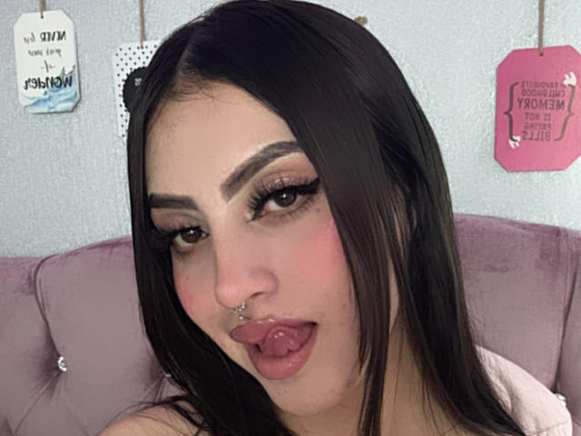 LunaBlossom - Live porn &amp; sex cam - 28613078