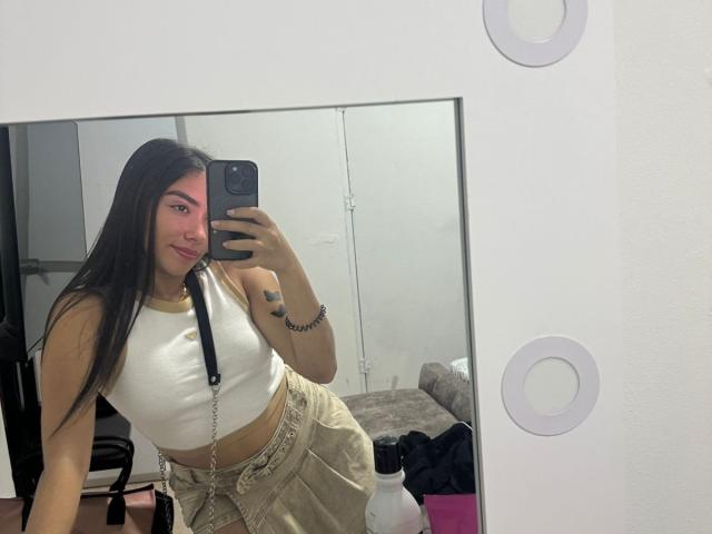 SharonKlart - Live porn &amp; sex cam - 28618421