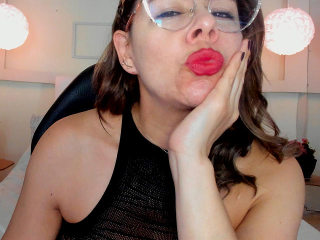 EmiliaMilf - Live sexe cam - 28622333