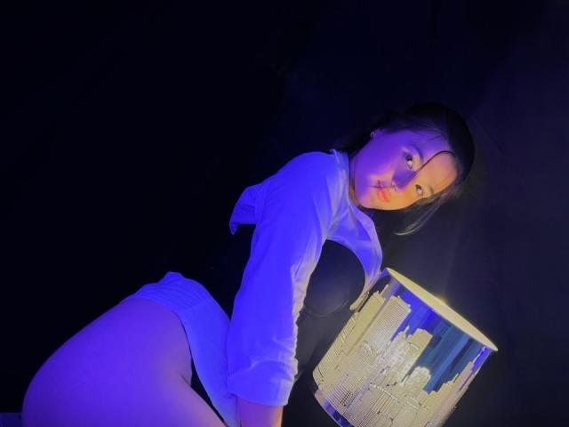 IrisBlair - Live sex cam - 28631321