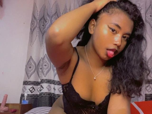 PaulieMariee - Live porn &amp; sex cam - 28639193