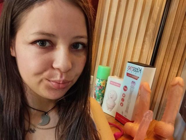 GraceRedMiller - Live porn &amp; sex cam - 28641194