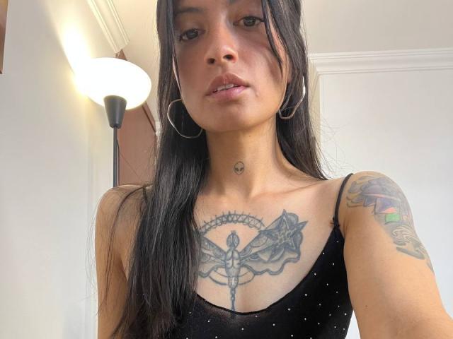 NiaWhitee - Live sex cam - 28643741