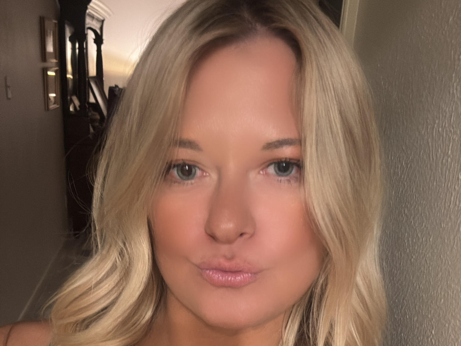 FallonFuxx - Live Sex Cam - 28644128