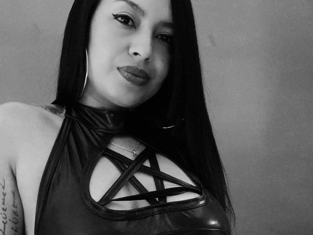 ScarletReign - Live sexe cam - 28647230