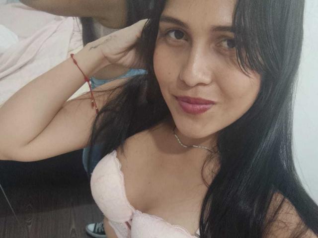 ValentinaMoreau - Live Sex Cam - 28649312