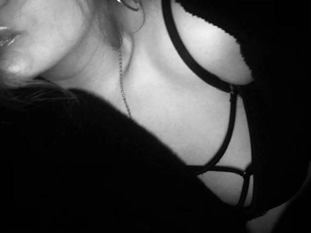 SlankyMic-hot - Live porn &amp; sex cam - 28649684