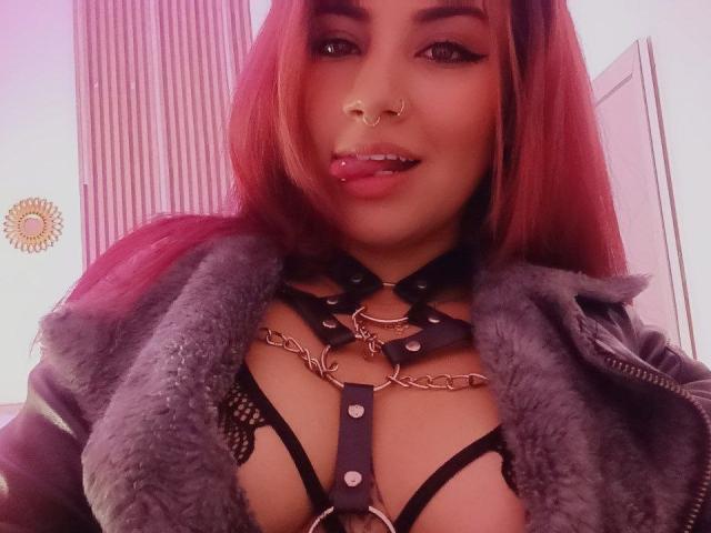 LarissaMiller - Live porn &amp; sex cam - 28650113