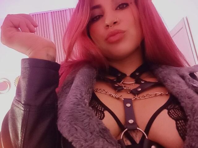 LarissaMiller - Live porn &amp; sex cam - 28650170