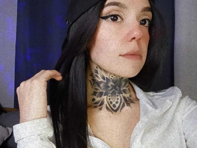 LannieGonzales - Live sex cam - 28652762