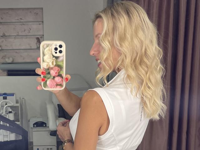 SandraSwweet - Live porn &amp; sex cam - 28655063