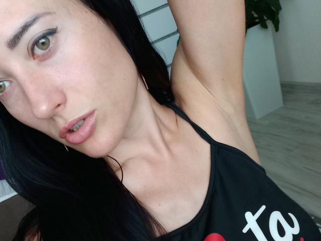 BellaJulls - Live porn &amp; sex cam - 28657997