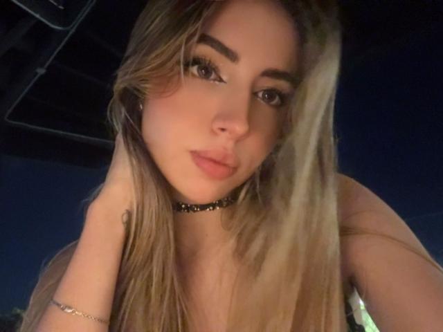 AmeliaCollins - Live porn &amp; sex cam - 28662368