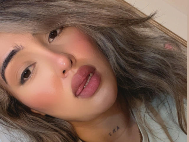 MaeCollins - Live porn &amp; sex cam - 28676036