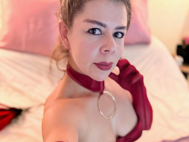 EmiliaMilf - Live porno og sexkamera - 28676213