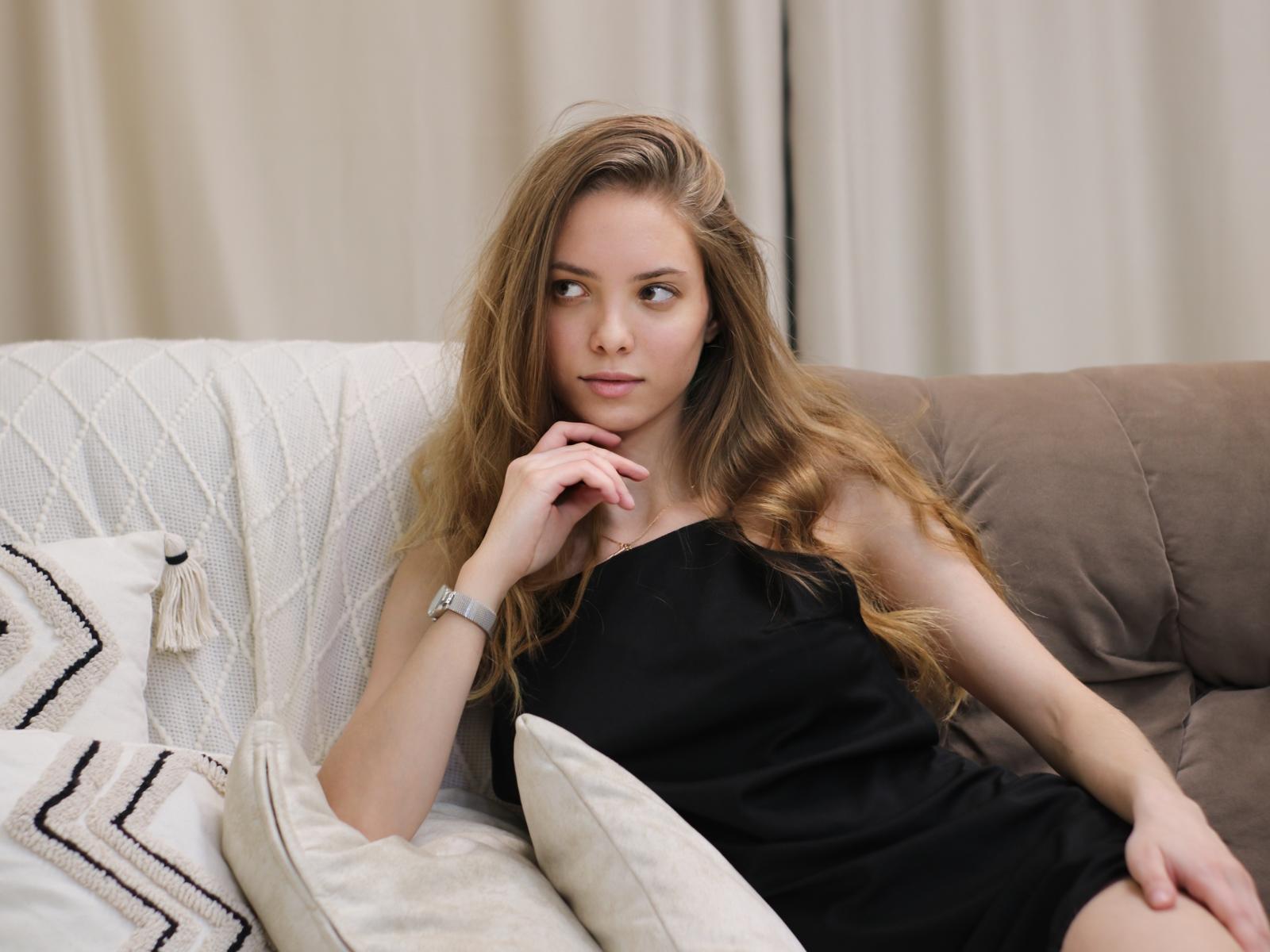 AlicePearl - Live sex cam - 28681190