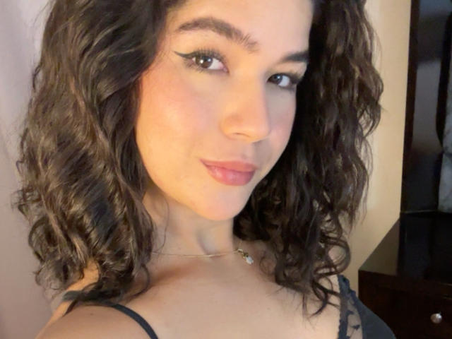 ScarlletZhen - Live porn &amp; sex cam - 28681331