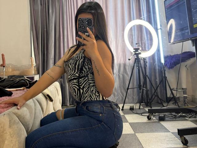 AlessiaFerry - Live sexe cam - 28683260