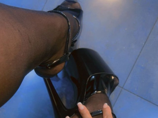 LindaFrancoo - Live porn &amp; sex cam - 28684466