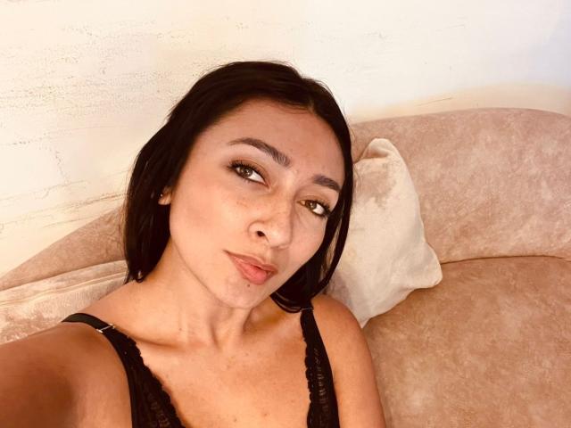 AmelineRousseau - Live sex cam - 28696265