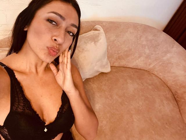 AmelineRousseau - Live porn &amp; sex cam - 28696271