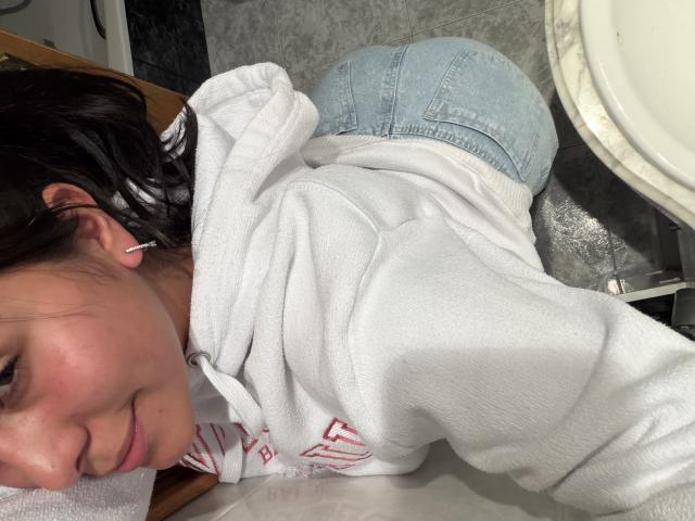 SarahPrincess - Live porn &amp; sex cam - 28696733