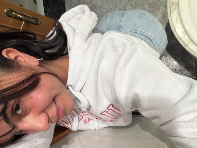 SarahPrincess - Live sex cam - 28696736