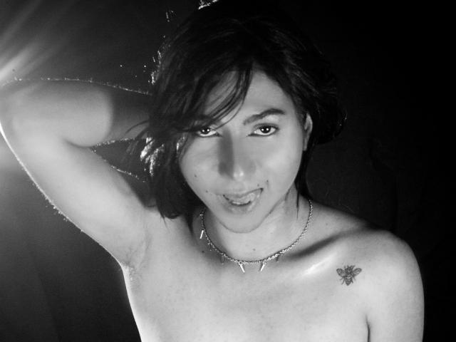 ZoeHotMoretti - Sexe cam en vivo - 28698851