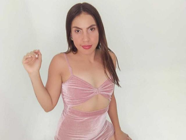 SusanThomass - Élő pornó és szexkamera - 28699694