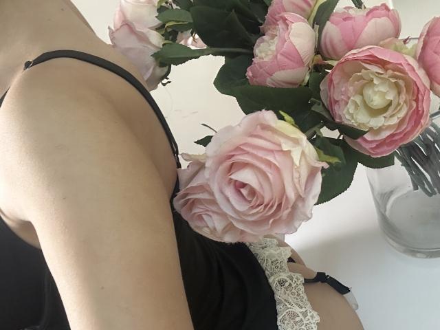 MoonLiza - Live sex cam - 28700156