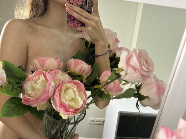 MoonLiza - Live sex cam - 28700195