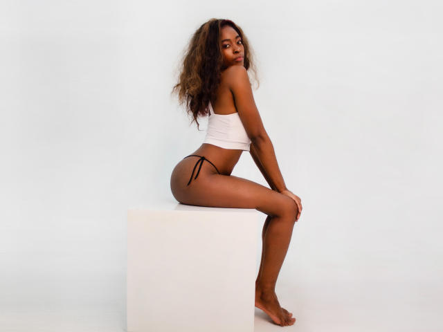 NicoleHills - Live porn &amp; sex cam - 28702472