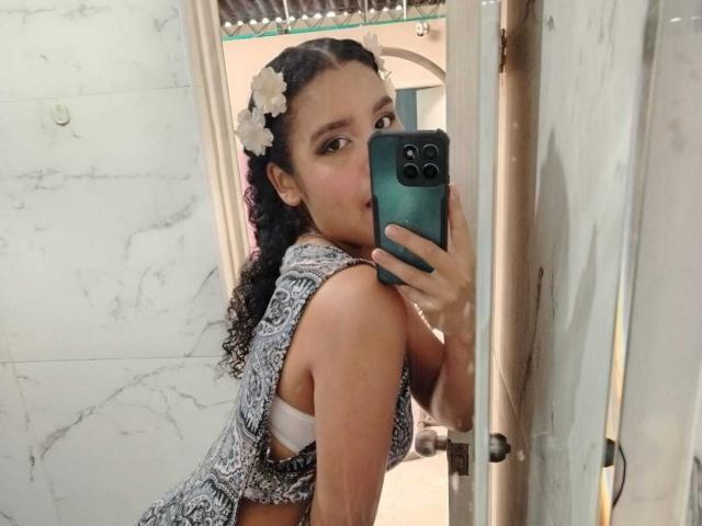 AriaVega - Live porn &amp; sex cam - 28702976