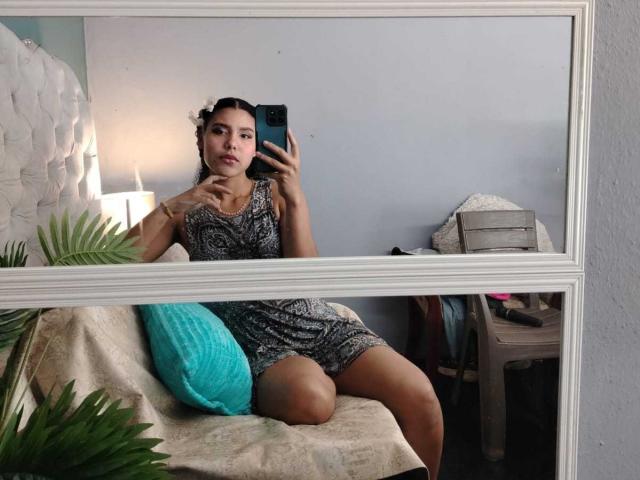 AriaVega - Live porn &amp; sex cam - 28702979