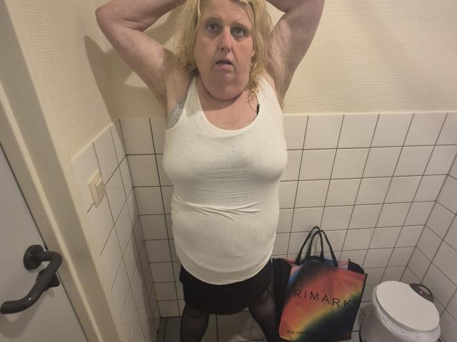 StephanieLeo69 - Live porn &amp; sex cam - 28703585