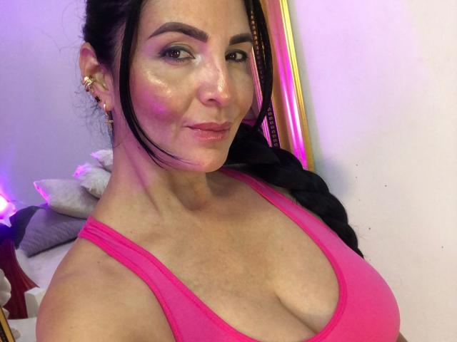 AlizonMoreti - Live porn &amp; sex cam - 28705325