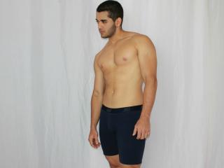 JhonRusso - Live porno avec un Homo latin lover sur le site Xlovecam.com 